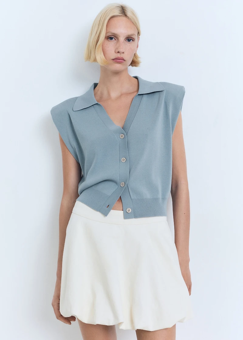 Fine-knit shoulder-padded vest