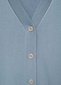 Fine-knit shoulder-padded vest