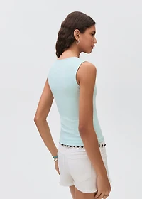 Knitted top with wide straps