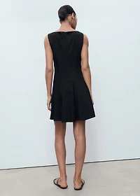 Boat-neck dress with pleats