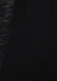 Fine-knit vest with buttons