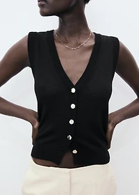 Fine-knit vest with buttons