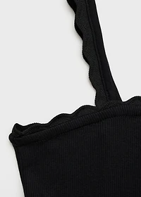 Knitted top with waves