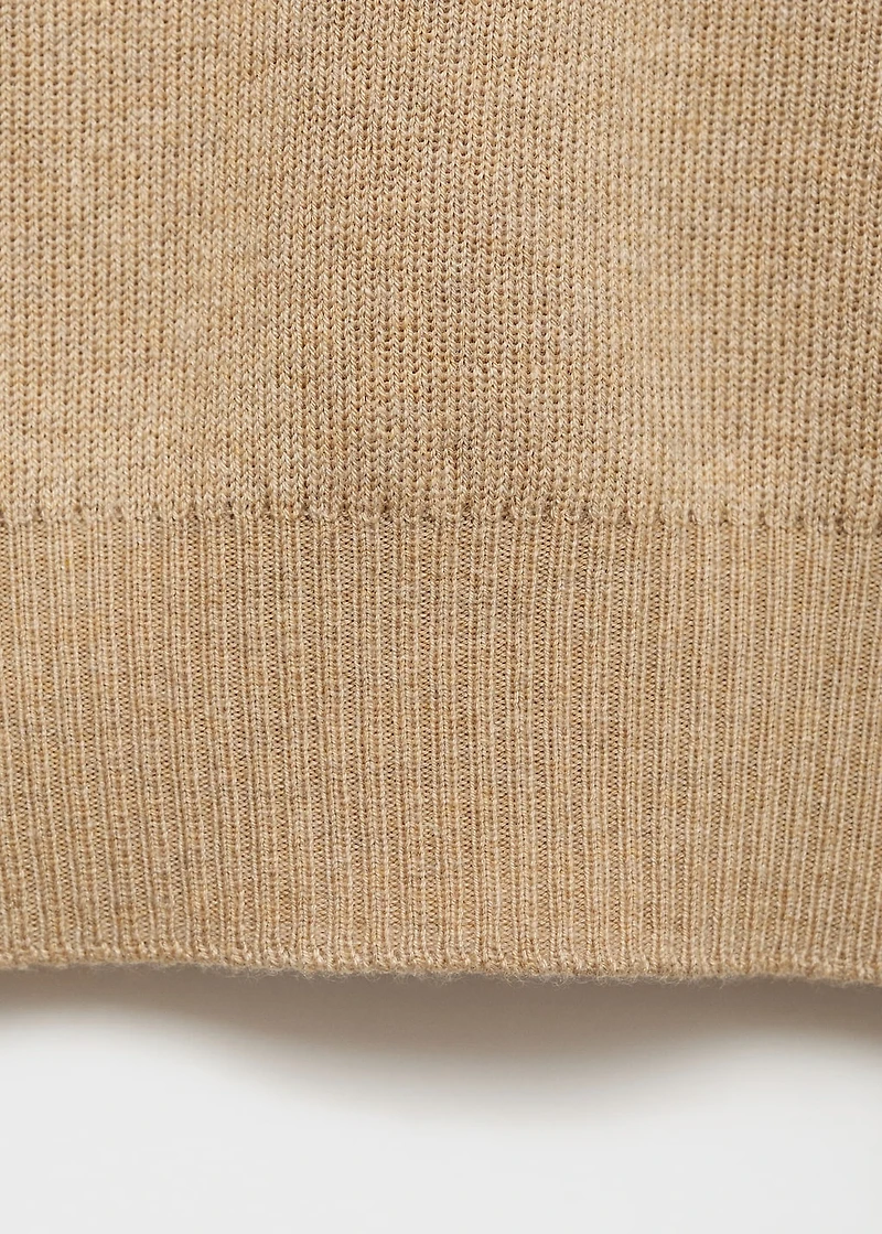 Short-sleeved fine-knit sweater