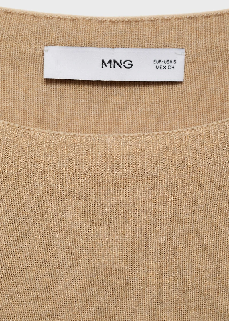 Short-sleeved fine-knit sweater