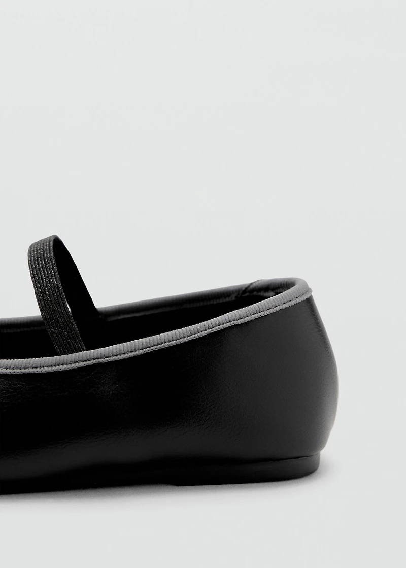 Two-tone ballet flats with bow