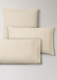 Two 60x60 cm percale cotton pillowcases with leaf pattern