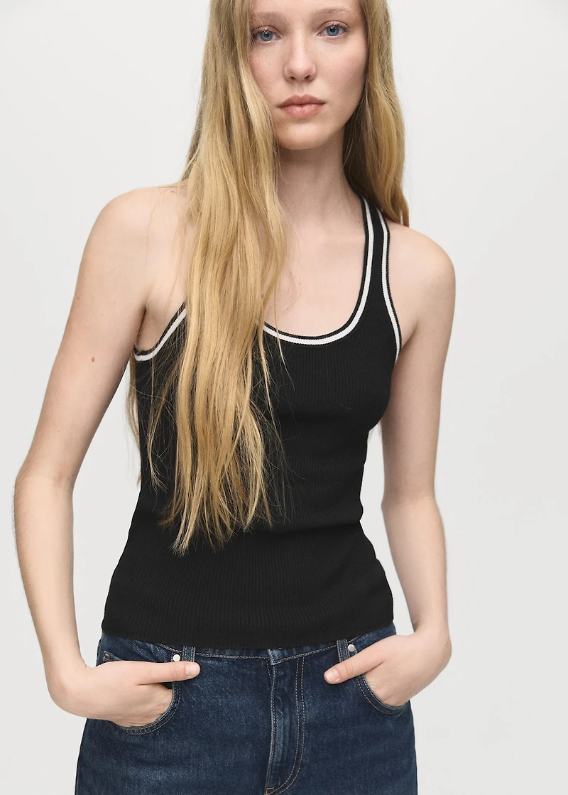 Knitted top with contrast details