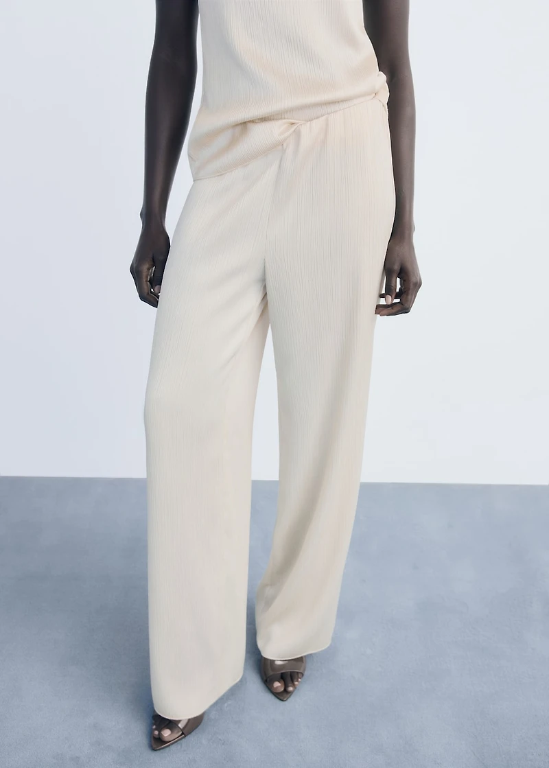 Pleated pants with elastic waist
