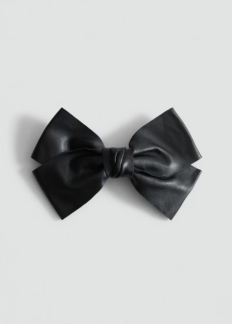 Leather bow hair clip