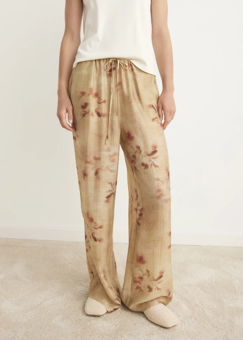 Leaf-print pants