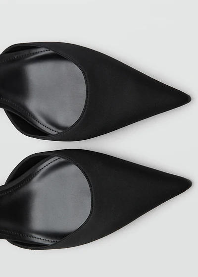 Kitten-heeled shoes with ankle strap