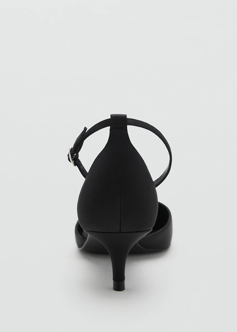 Kitten-heeled shoes with ankle strap