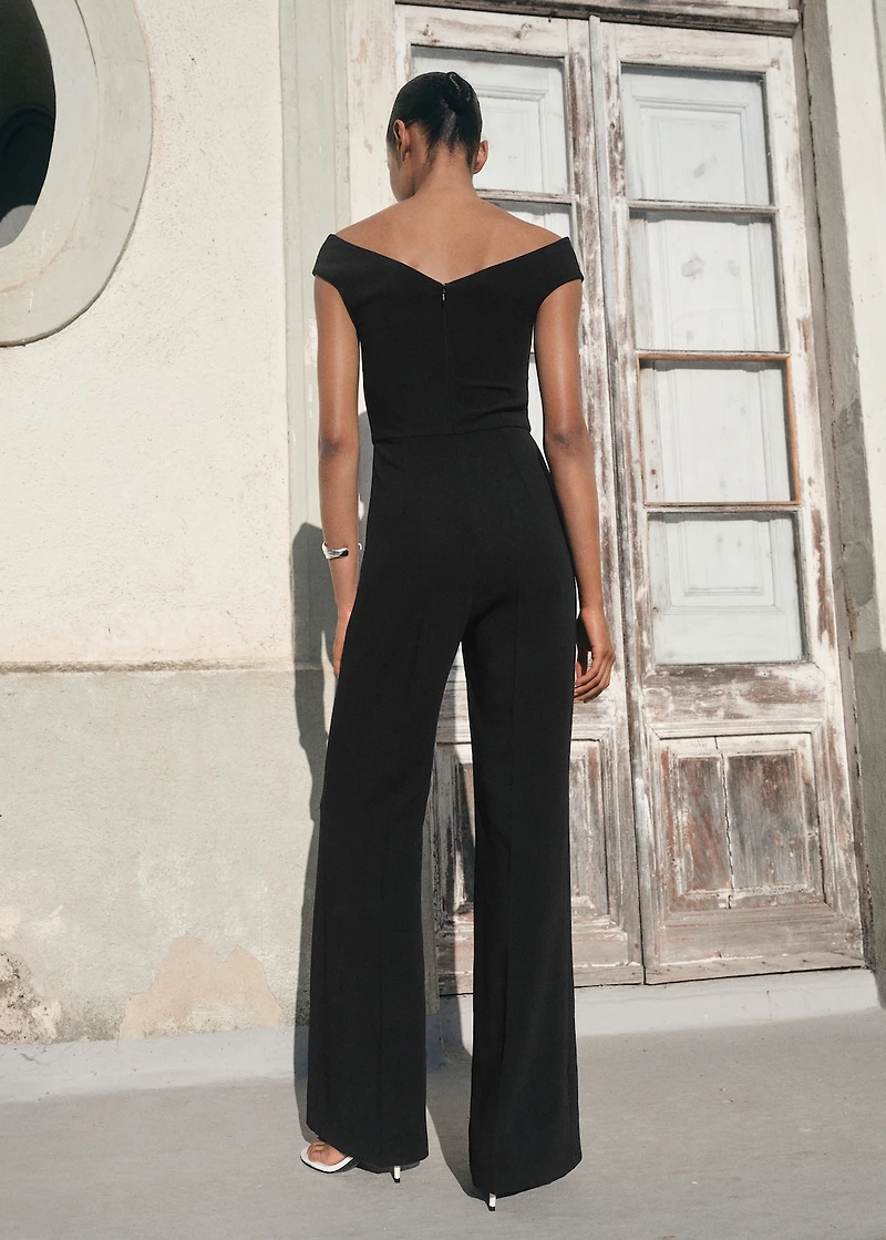 Long jumpsuit with asymmetrical neck