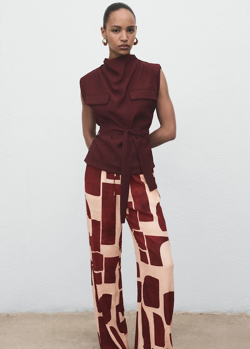 Fluid pants with geometric pattern