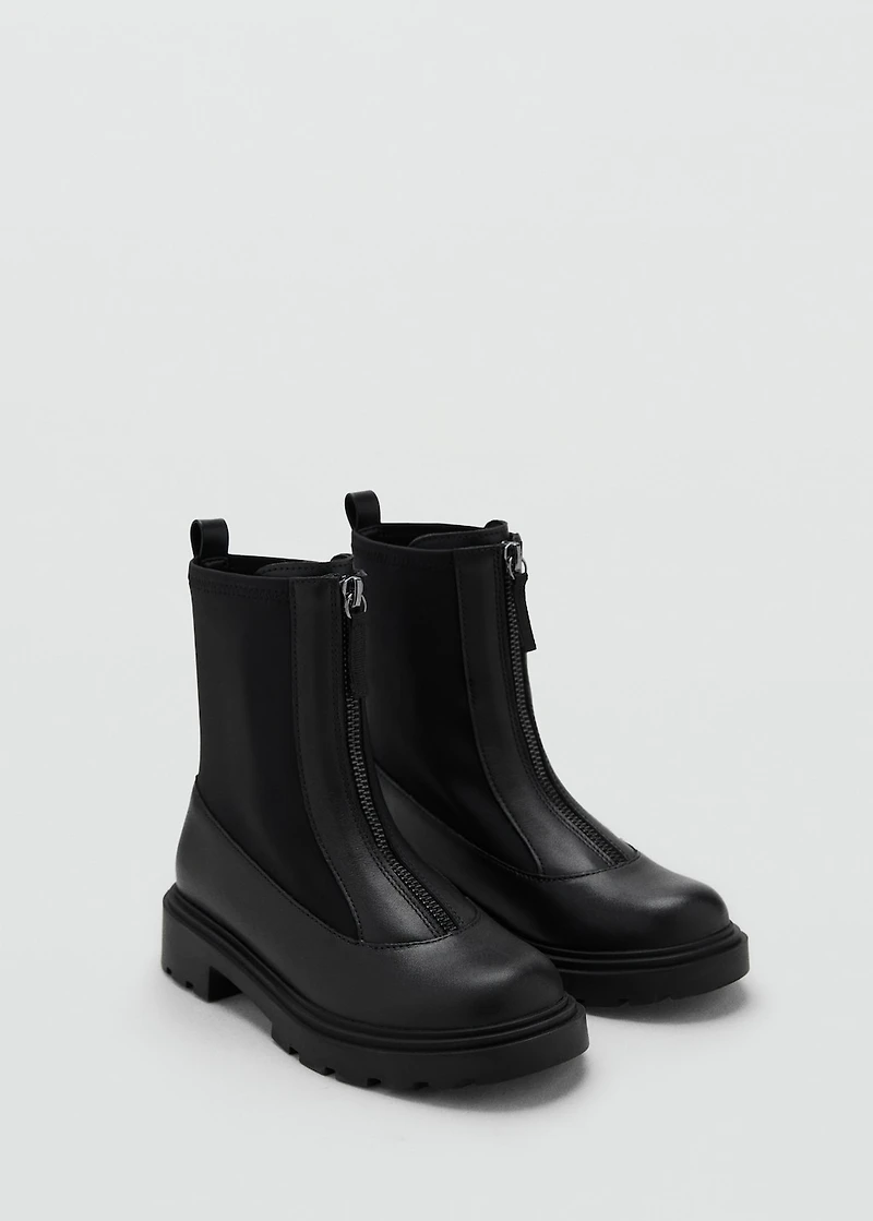 Zipped leather ankle boots