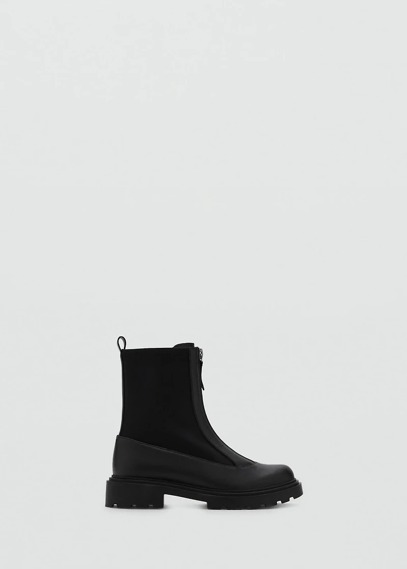 Zipped leather ankle boots
