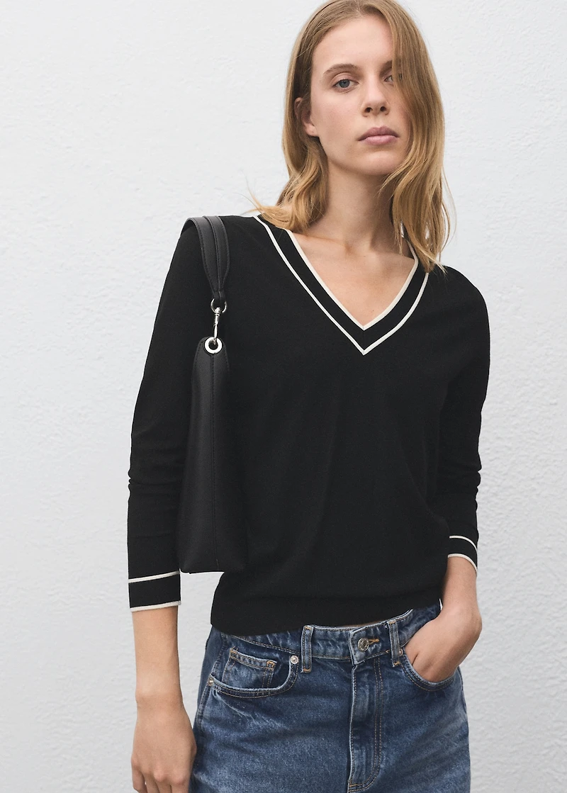 Contrasting V-neck sweater