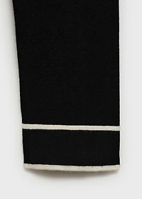 Contrasting V-neck sweater