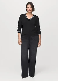 Contrasting V-neck sweater