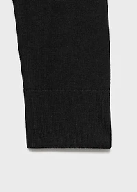 V-neck knitted cardigan