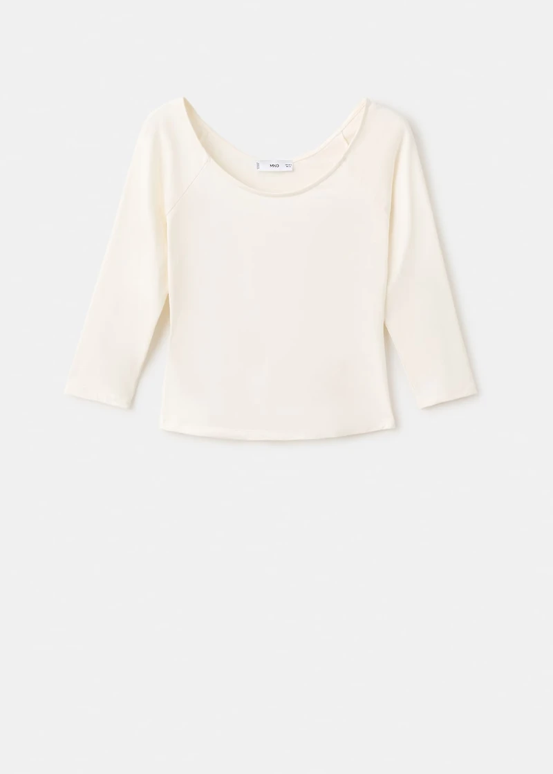 Three-quarter sleeve t-shirt