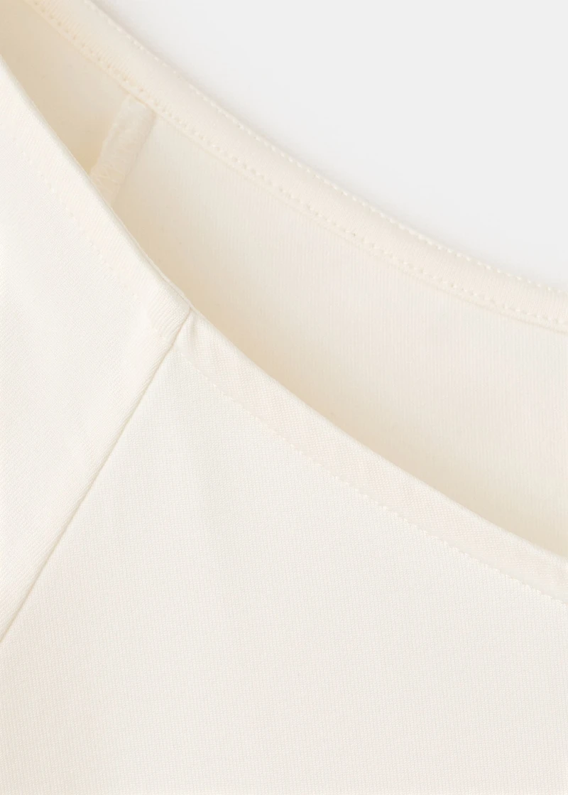 Three-quarter sleeve t-shirt