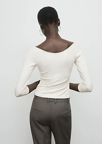 Three-quarter sleeve t-shirt