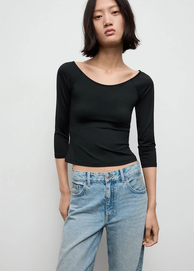 Three-quarter sleeve t-shirt