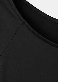 Three-quarter sleeve t-shirt