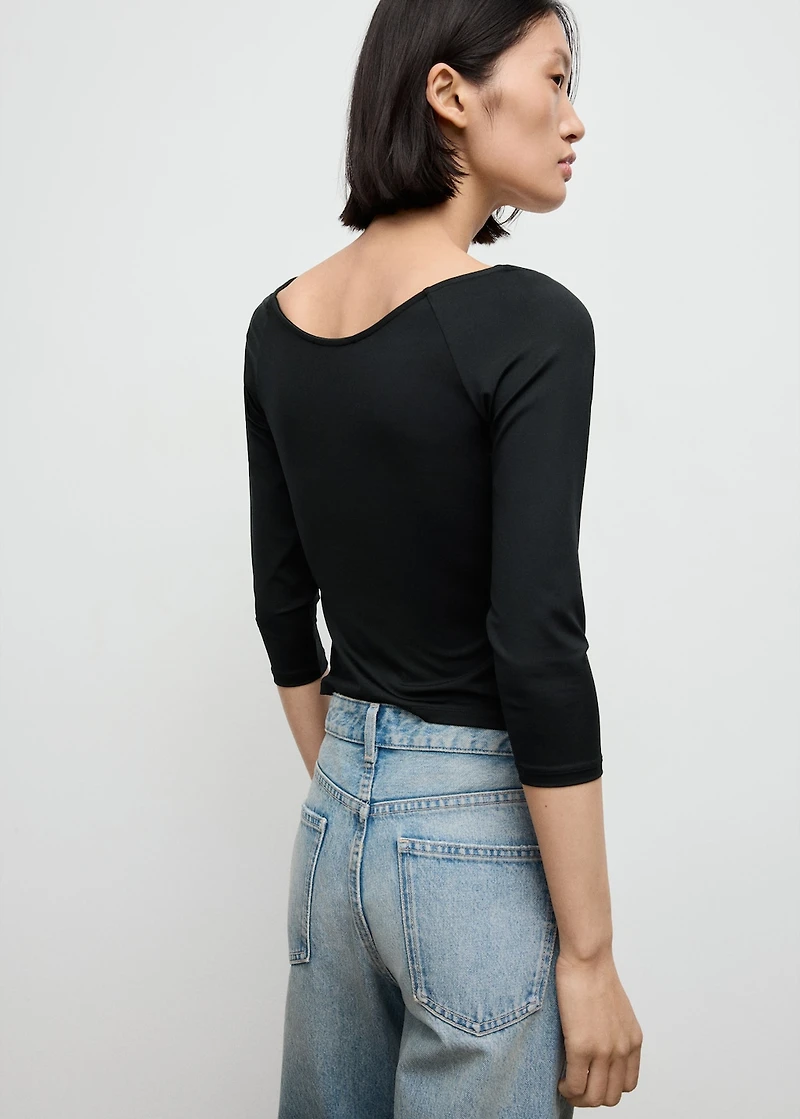 Three-quarter sleeve t-shirt