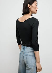 Three-quarter sleeve t-shirt