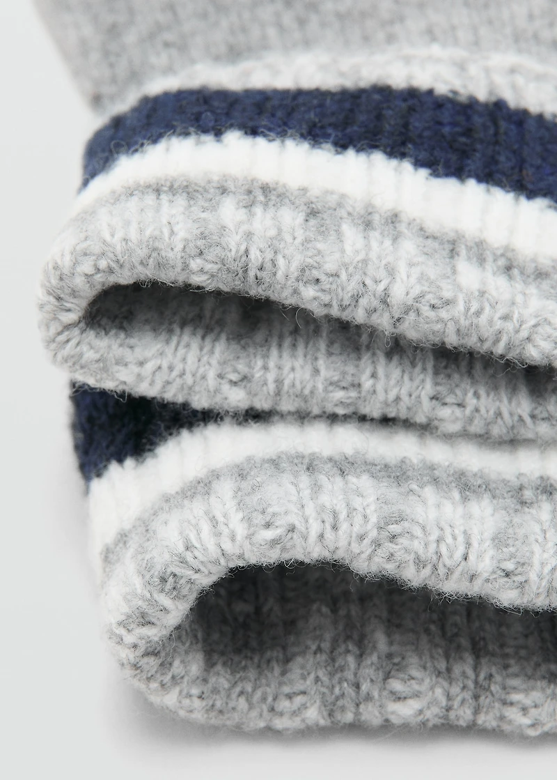 Striped knit gloves
