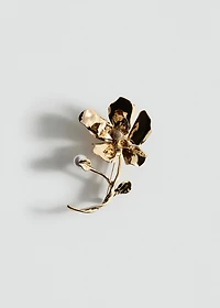 Flower brooch