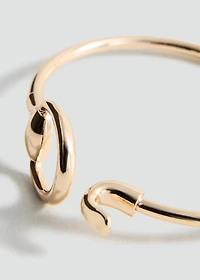 Fine rigid bangle