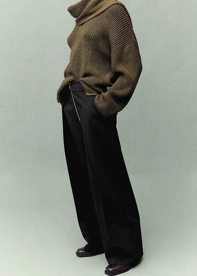 Pleated pants with zipper