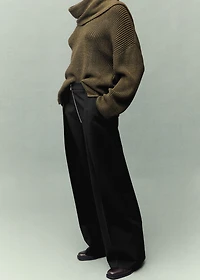 Pleated pants with zipper