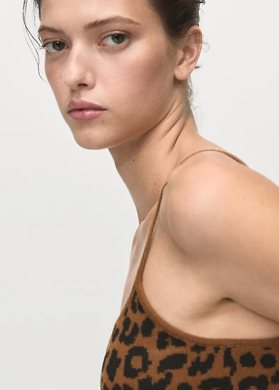 Leopard-print knitted top