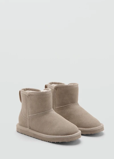 Sheepskin-lined ankle boots