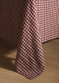 Gingham checked linen tablecloth for 6 to 8 diners