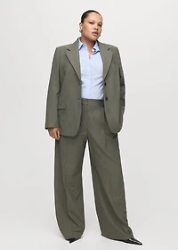 Suit blazer with flap pockets
