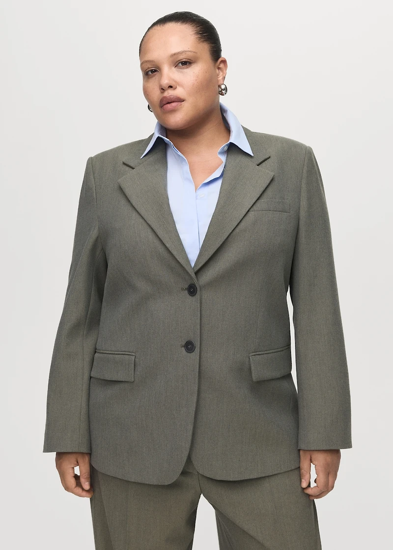 Suit blazer with flap pockets