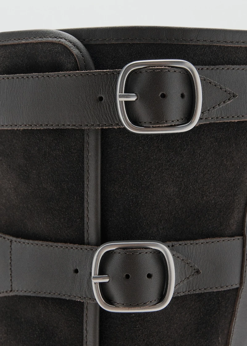 Suede boots with buckle