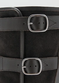 Suede boots with buckle