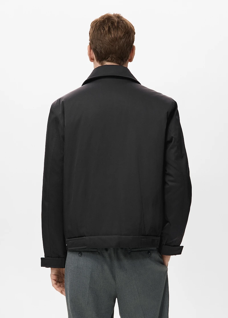 Water-repellent jacket with pockets