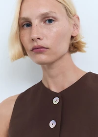 Suit vest with buttons