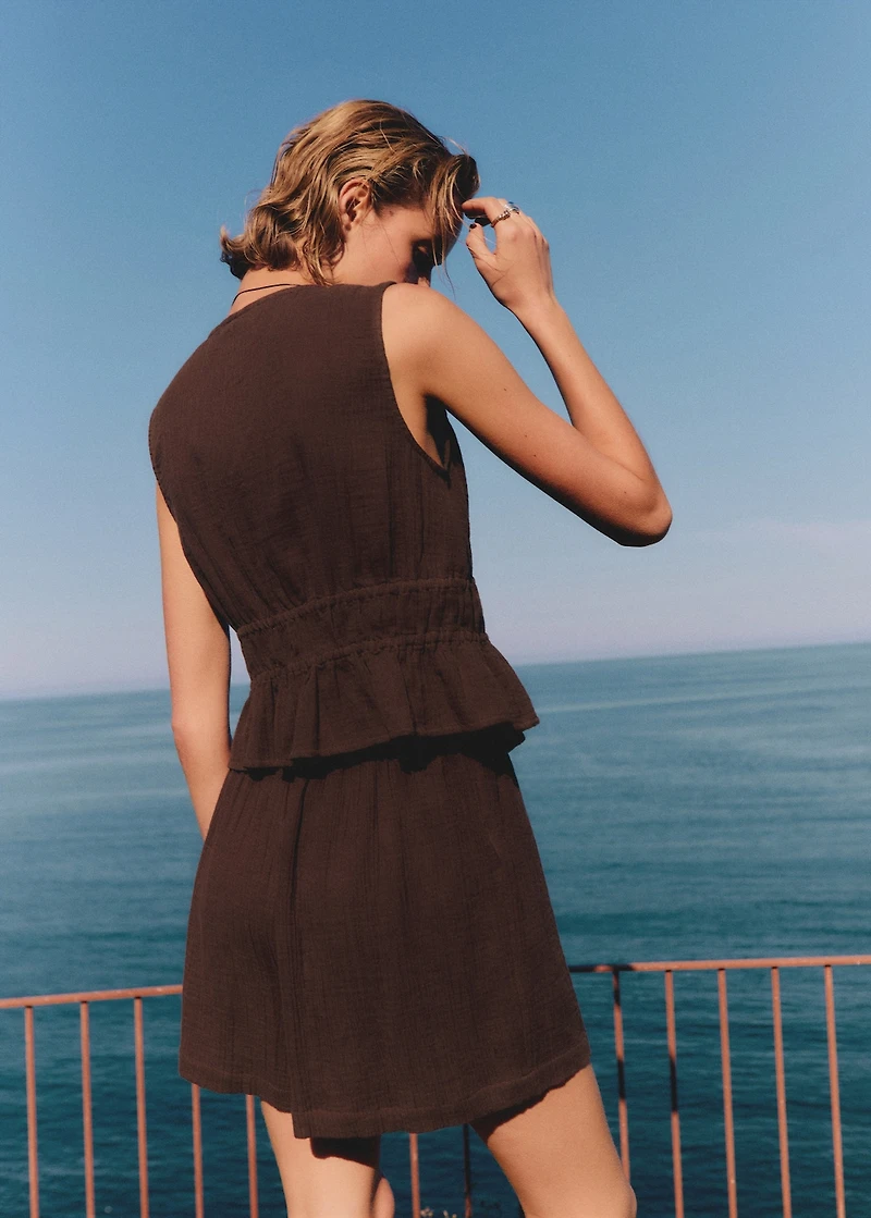 Ruffled top with bows