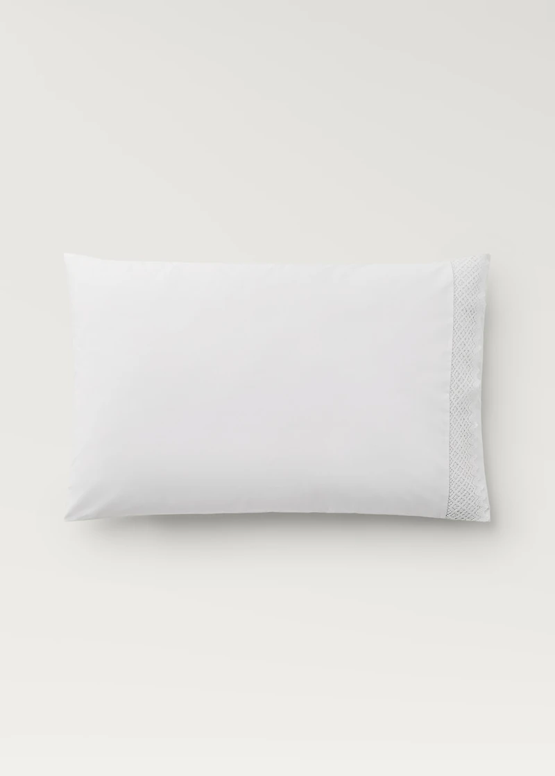 Two pillowcases with lace detail 50x75 cm