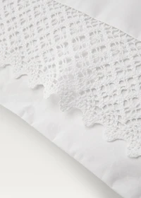 Two pillowcases with lace detail 50x75 cm