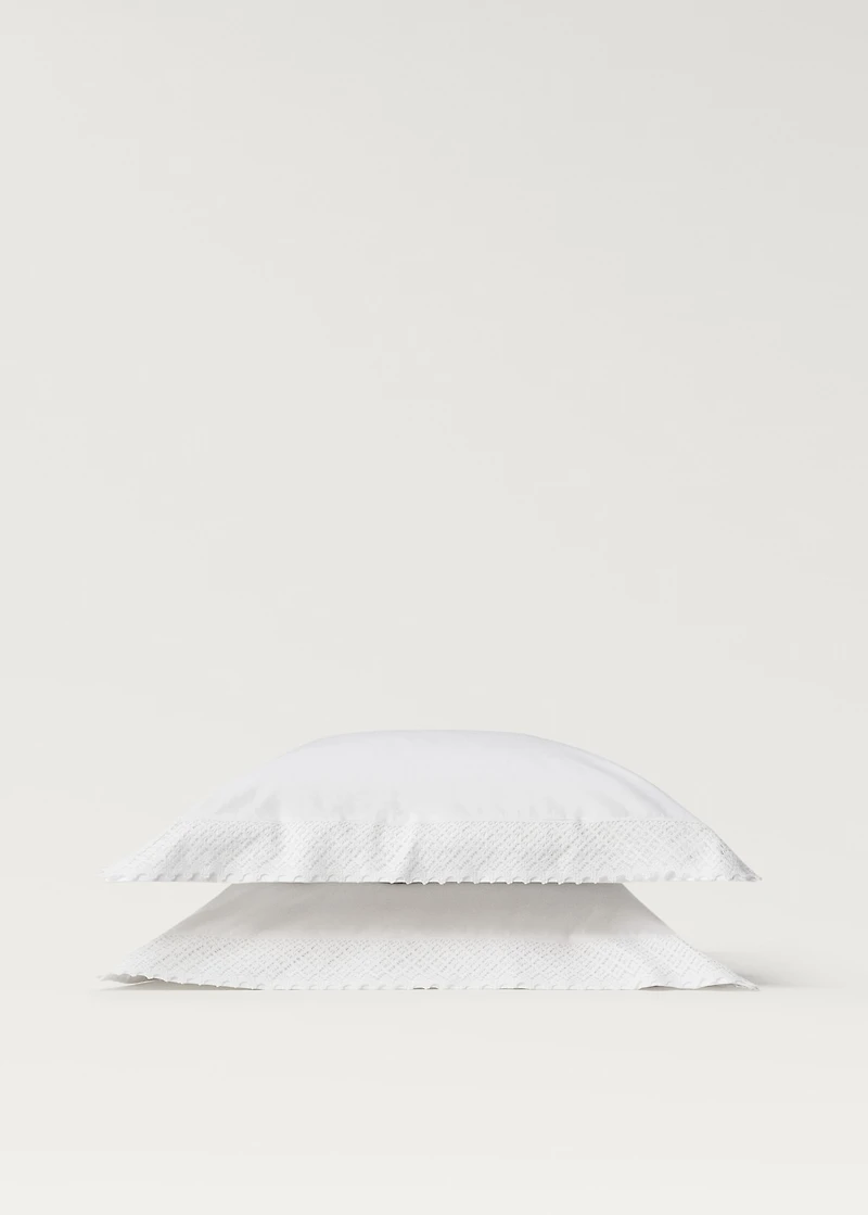 Two pillowcases with lace detail 60x60 cm